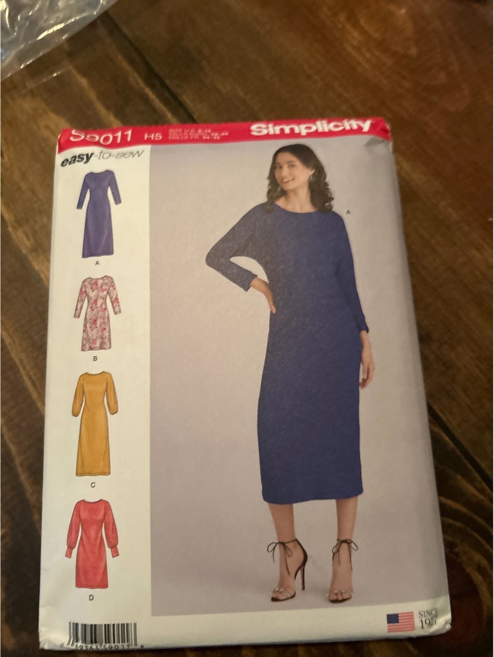 Simplicity Easy-to-Sew Sewing Pattern 9011 for Women's Dress